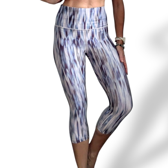 Athleta Elation Cropped Tight Blue Purple Watercolor High Rise Leggings Small - Picture 15 of 16